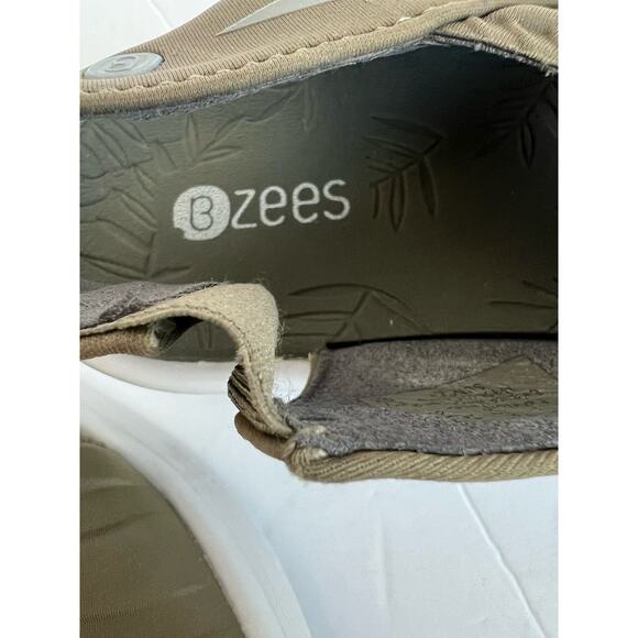 BZees Crisscross Sunset Army Green Slingback Stretch Wedge Sandals Size 9 - Picture 11 of 12